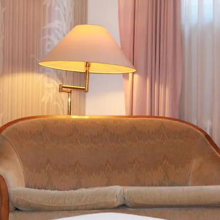 Stelle Hotel 3*